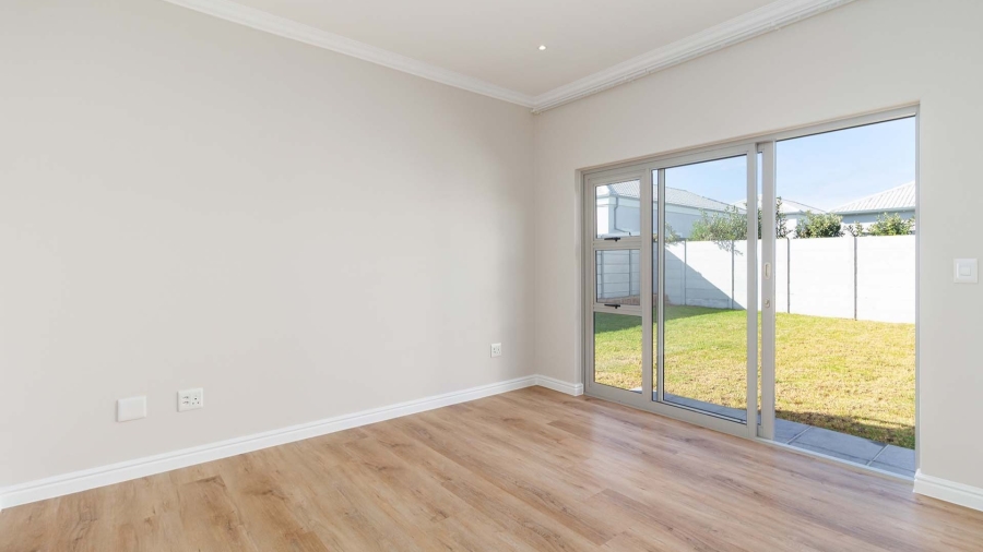 4 Bedroom Property for Sale in Sunningdale Western Cape